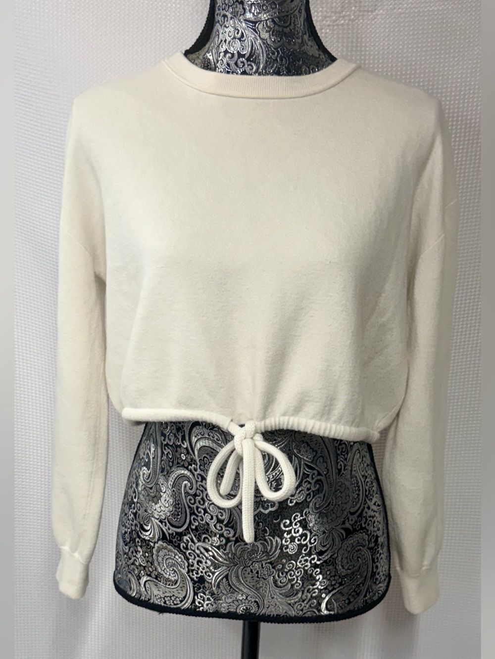 Alice + Olivia Bernetta Cropped Drawstring Pullover Sweater - Cream White